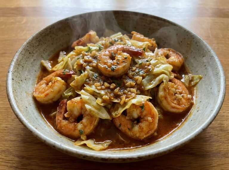 Saucy Garlic Shrimp & Cabbage
